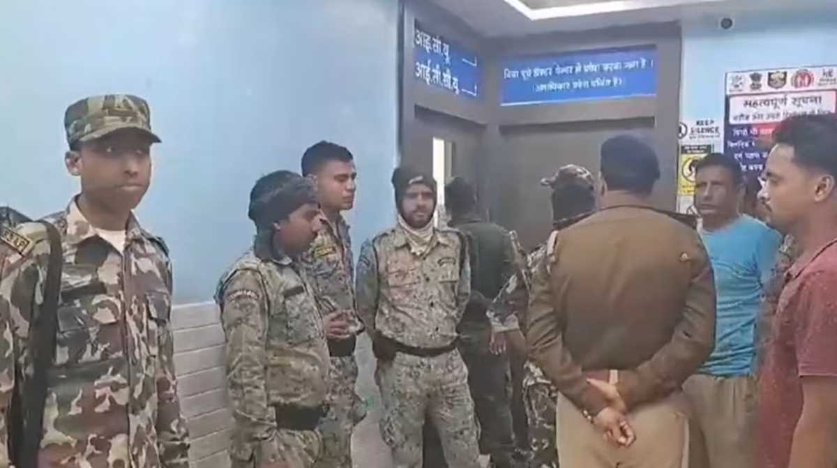 बिहार : मुंगेर में ग्रामीणों के हमले में पुलिस अधिकारी की मौत